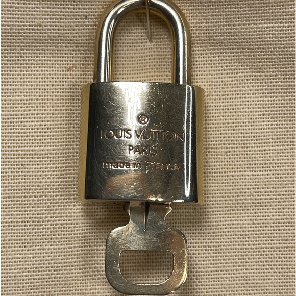 #320 Authentic Louis Vuitton lock & key - Picture 2 of 5